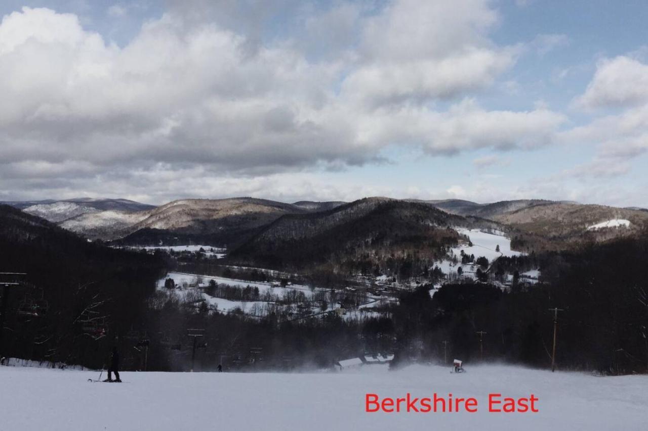 2 Bed Berkshire Getaway Minutes To Jiminy Peak Ski Hancock Buitenkant foto