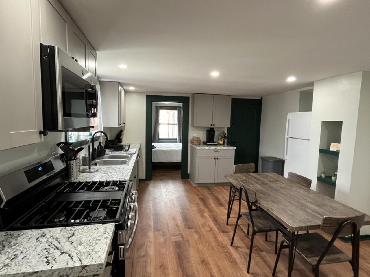 2 Bed Berkshire Getaway Minutes To Jiminy Peak Ski Hancock Buitenkant foto