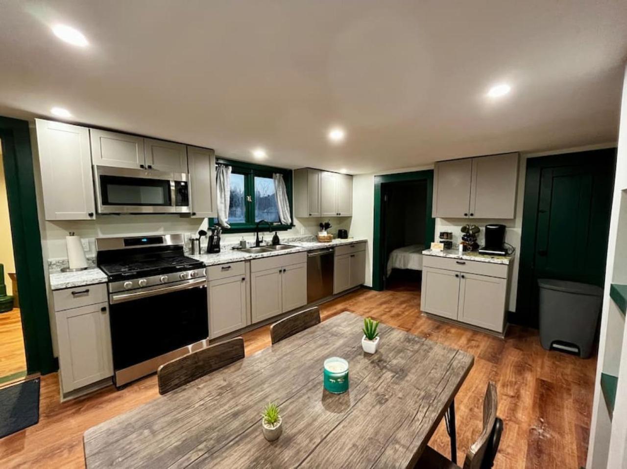 2 Bed Berkshire Getaway Minutes To Jiminy Peak Ski Hancock Buitenkant foto