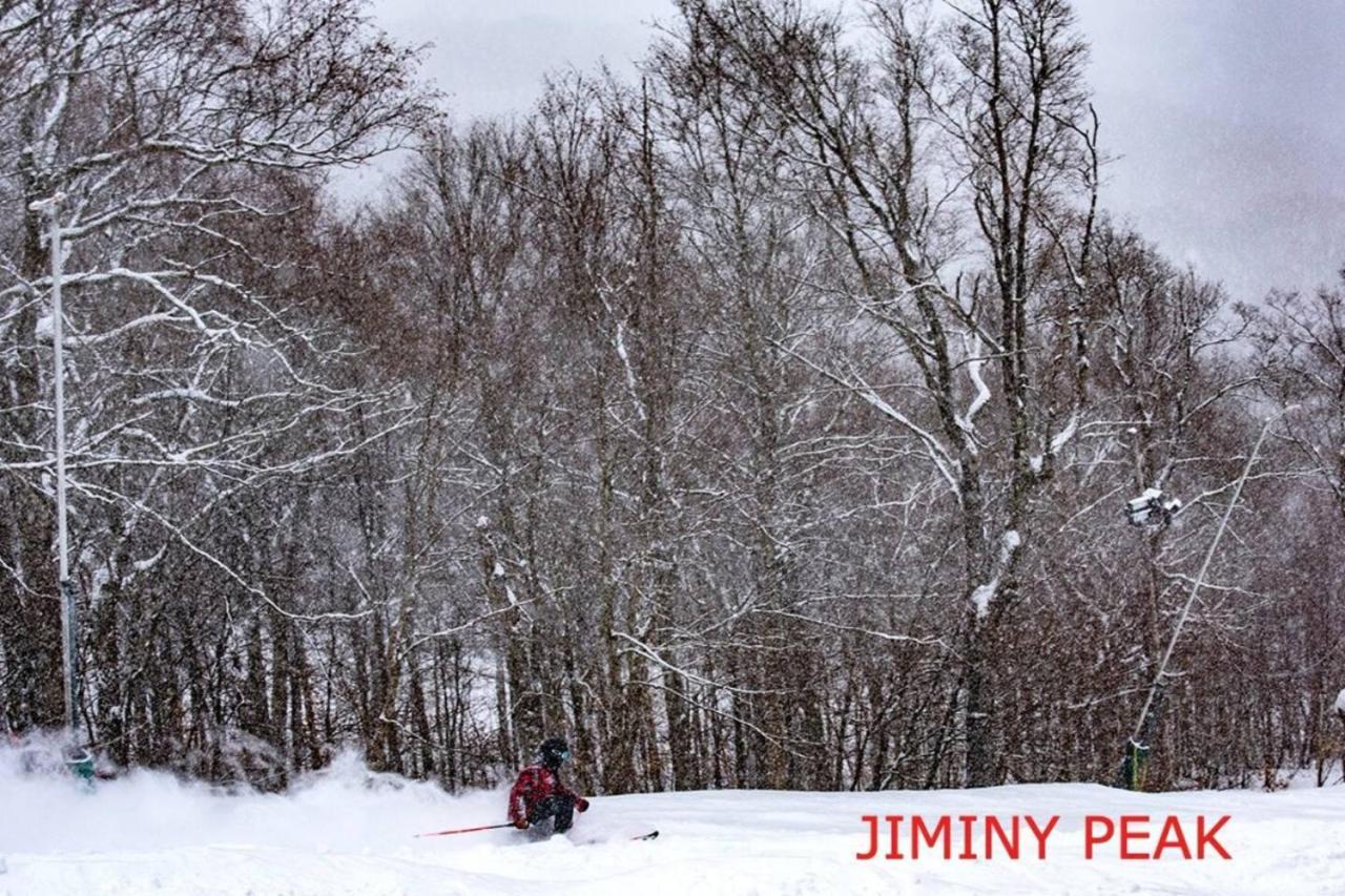 2 Bed Berkshire Getaway Minutes To Jiminy Peak Ski Hancock Buitenkant foto